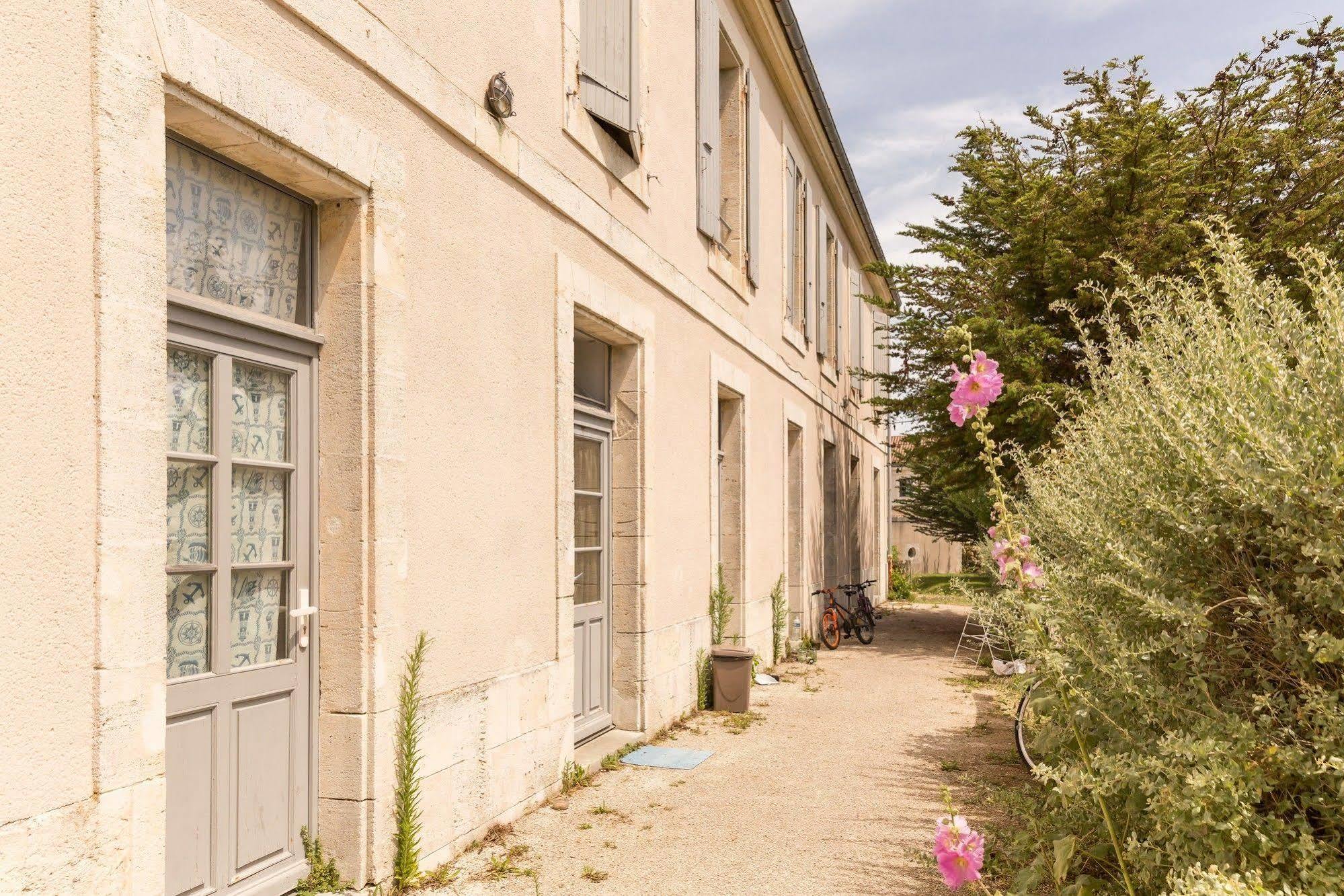 Résidence Pierre&Vacances Le Fort de la Rade Île dʼAix Esterno foto