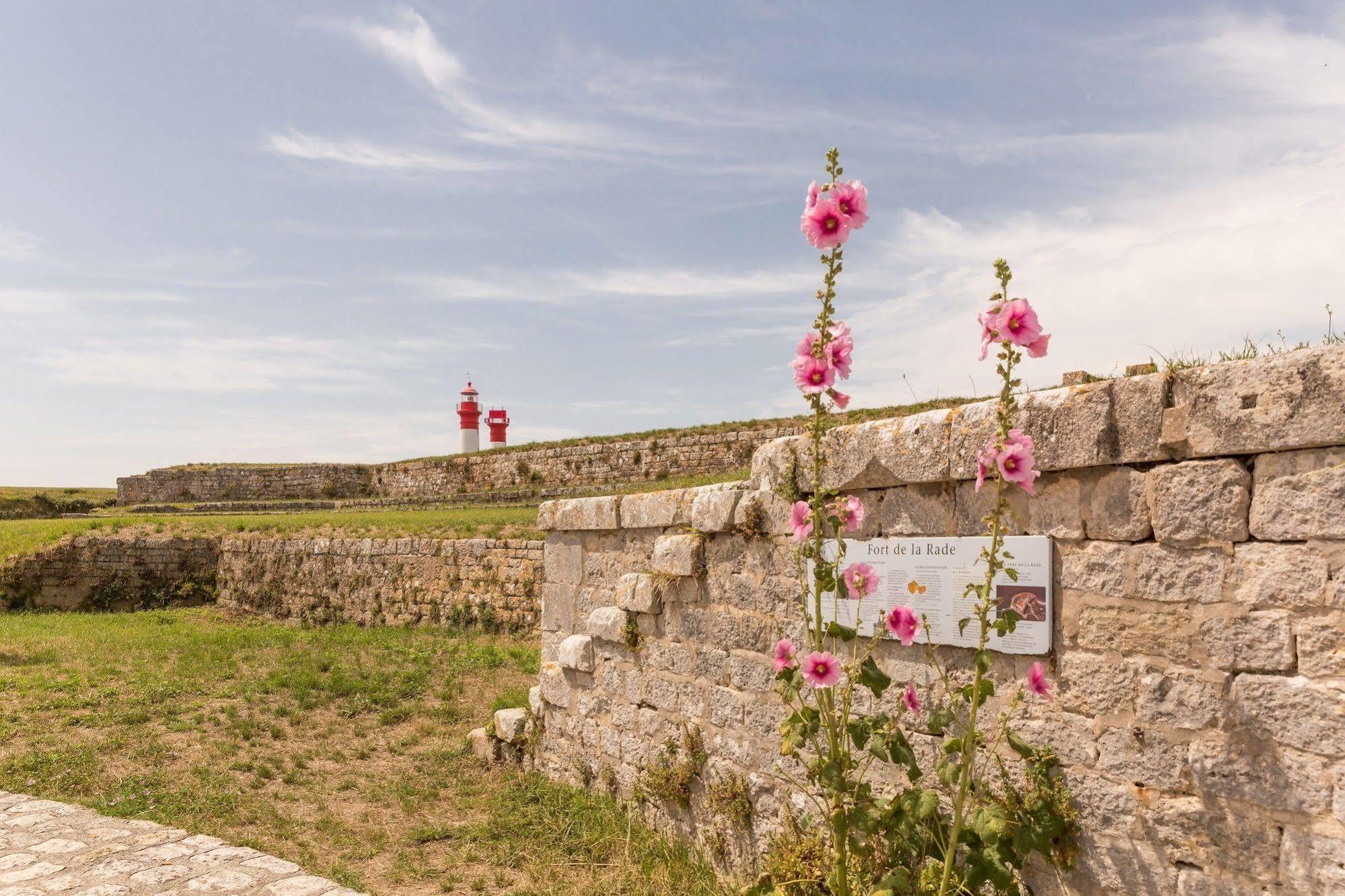 Résidence Pierre&Vacances Le Fort de la Rade Île dʼAix Esterno foto